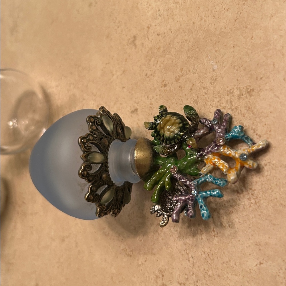Elegant Glass Perfume Bottles Set - Picture 2 of 8